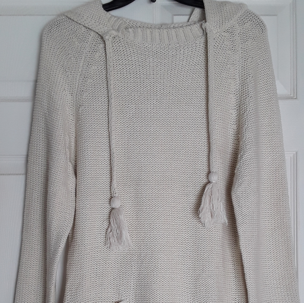 Sweater dress with hood